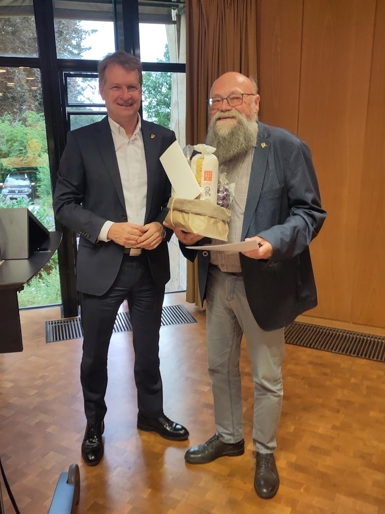 Ehrung: Silbermedaille für Konrad Wiget im Kreistag