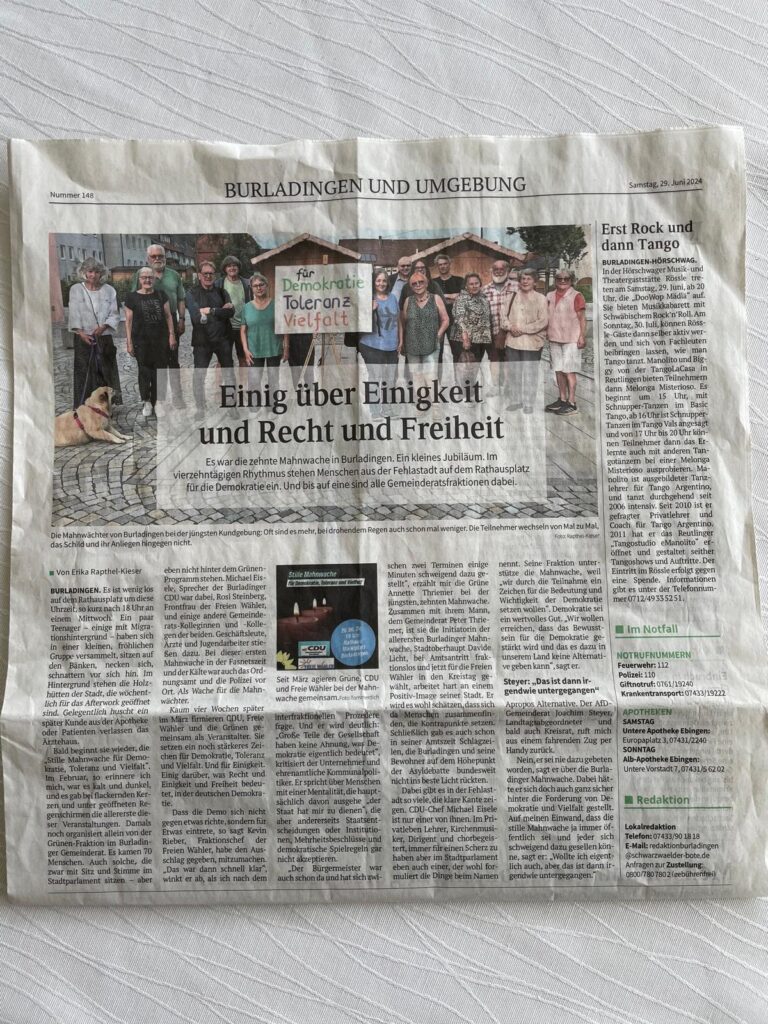 Grüner OV Burladingen. Mahnwachen für Demokratie und Toleranz auf dem Marktplatz.