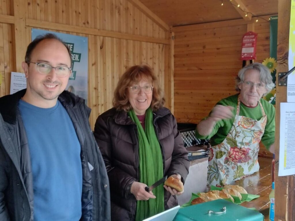 Helfende Hände drei